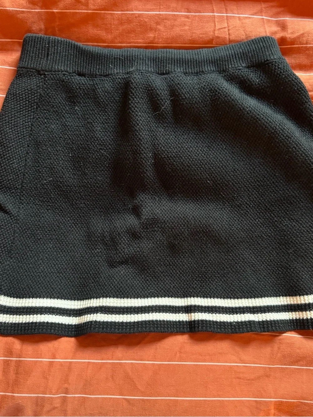 ALO Yoga Black Knit Skirt with White Stripe